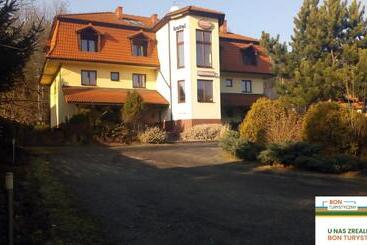 Отель Twardowski