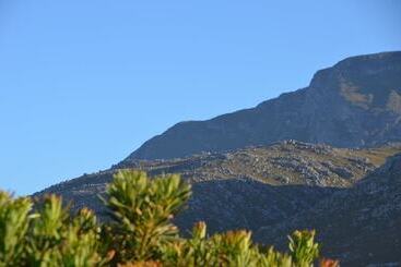 بنسيون Kapensis Guesthouse  Ltd