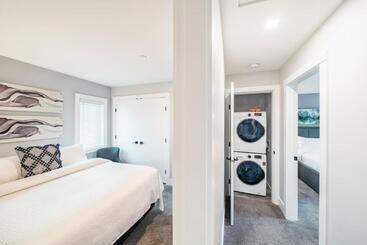 Sunrise Ridge Waterfront Resort