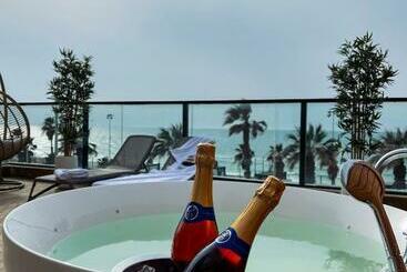 Share Suites Hotel Bat Yam