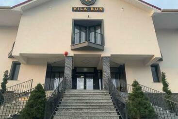 בית מלון כפרי Vila Bun