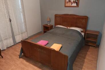 דירות לתיירים Le Cerizay Gîte N°1