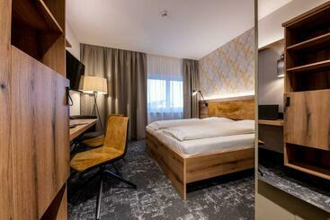 Egino Premium Hotel, Restaurant & Bar