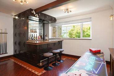 آپارتمان‌های توریست‌ها Luxury Spa Party Home   Pool Hottub Bar Sauna