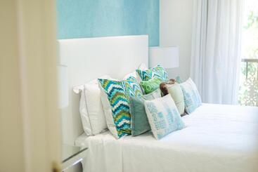 דירות לתיירים Luxury 3bdrs Apt. In Mistral Beach With Sea Views