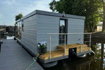 관광객 아파트 New Houseboat 2 Bedrooms