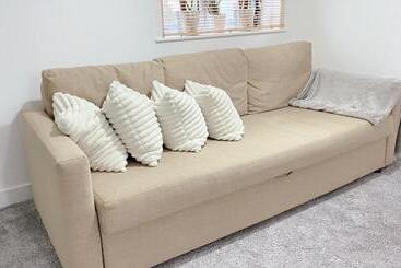 شقق خاصة سياحية Entire Home: Bicester Village 10min Walk