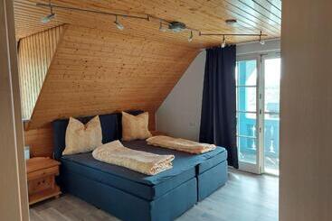 ツーリストアパートメント Ferienwohnung Reinbold