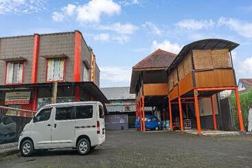 فندق Oyo 91084 Oke Guest House