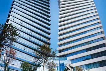 هتل Pullman Tbilisi Axis Towers