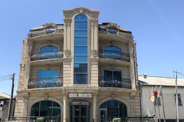 فندق Regal Inn Badamdar