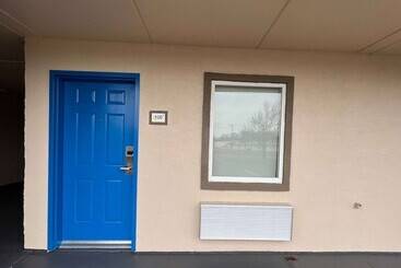 בית מלון כפרי Super 8 By Wyndham Paducah I24 Exit 4