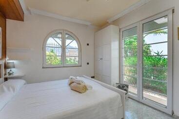 ツーリストアパートメント Gorgeous Golf Villa