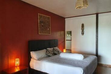 פנסיון Amban Beach House