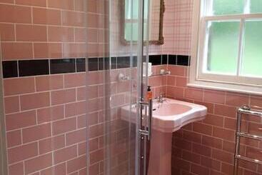 شقق خاصة سياحية Beautiful Traditional Secluded Country Cottage