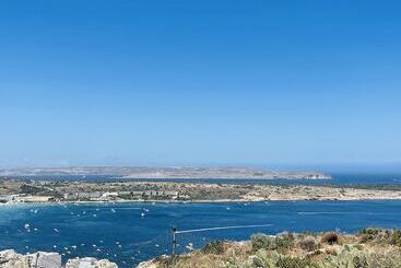 تختخواب و صبحانه Victoria By Petit Chic