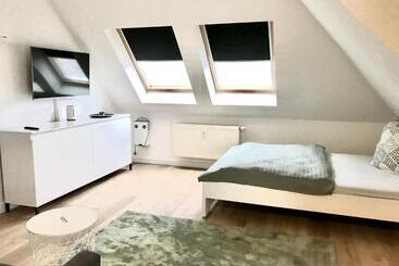 شقق خاصة سياحية Helles Und Ruhiges Apartment Direkt Am Flughafen Leipzig Halle