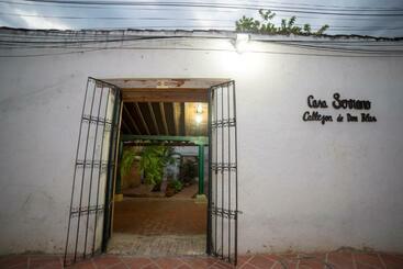 ペンション Casa Serrano   Callejón De Don Blas