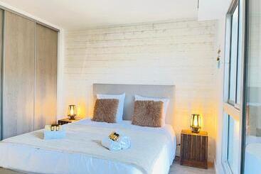 관광객 아파트 Très Bel Appartement Face Au Port Santa  Piscine