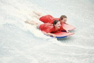 游客公寓 Green Tiny House With Shared Pool