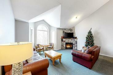 Отель Chateau On The Ridge 410