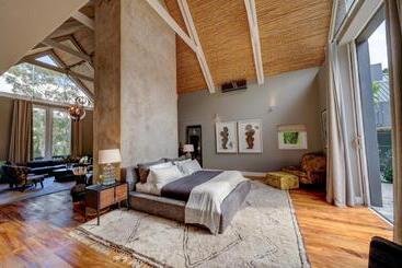 هتل Future Found Sanctuary In Hout Bay By Newmark