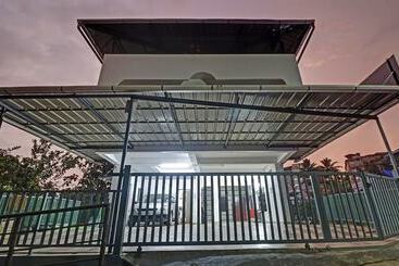 فندق Treebo Nirupama ,750m From Aluva Railway Station