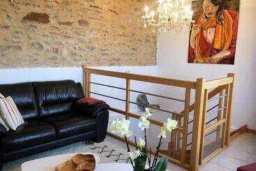 ツーリストアパートメント Maison Agréable Avec Vue Splendide