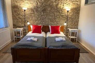 膳宿费 Vitamin K73 Vendégház