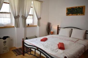 ツーリストアパートメント Apartmán Na Pětce