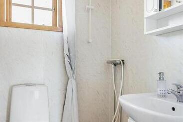 דירות לתיירים Ekudden. Idylliskt Nära Sjö. Egen Strand