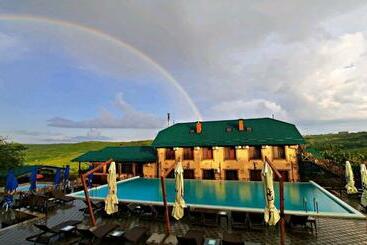 هتل Colina Verde Resort