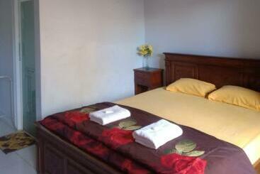 فندق Puri Karimunjawa Redpartner