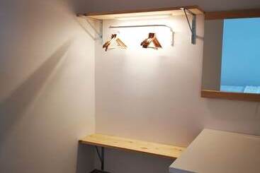 پانسیون Private Couple Room On Caparica Poshtel