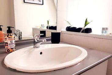 شقق خاصة سياحية Le Chaudron D Or   41m2   Hyper Centre   Mezzanine   Clim   Wifi Hd
