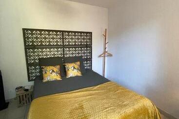 آپارتمانهای توریستها Le Patio, Coeur De Ville Avec Garage Et Jardin