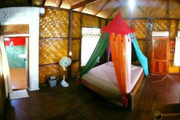 펜션 Eriono Guest House Bukit Lawang