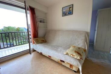 דירות לתיירים 23m Peaceful With Balcony With Sea View !