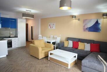 בית מלון כפרי Shëngjini Apartments  Twin Towers