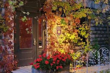 פנסיון Vieux Old Farnham Appart Condotel