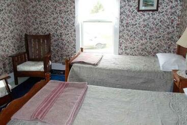 فندق صغير Margaree Harbour View Inn B&b