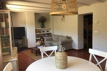 관광객 아파트 Cal Tató Apartament