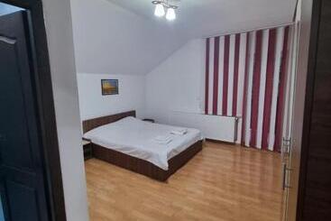 آپارتمانهای توریستها Casa Alin Poiana Mărului