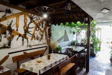 ペンション Guest House Mikra