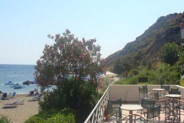 アパートメント Elpida Beach Studios