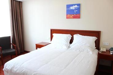 בית מלון כפרי Greentree Inn Shaoxing Zhuji Railway Station Wangyun West Road