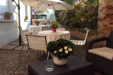 בית מלון כפרי 15.92