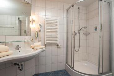 ホテル Am Kurhaus Mit Erstem Ayurveda Center Sachsens   Direkt Am Gesundheitsbad Actinon & Kurpark