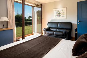 Отель Aquarelle