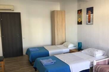 Florea Hotel Apartments